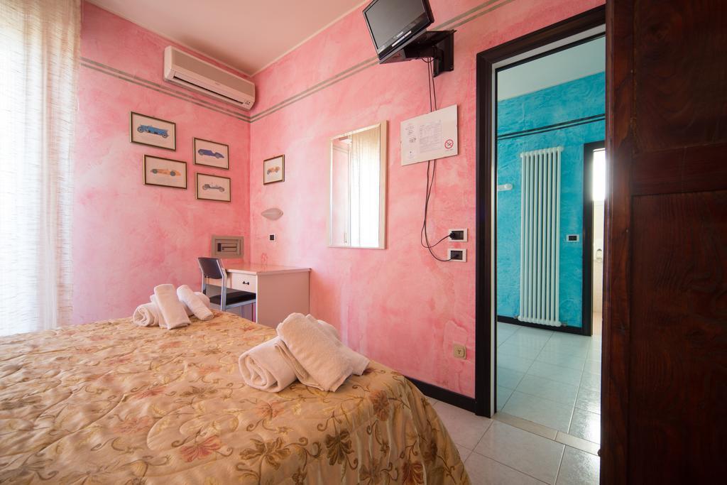 Amba Hotel Римини Екстериор снимка