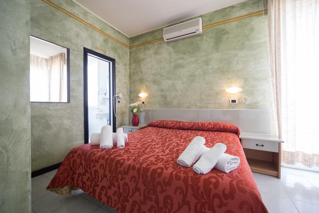 Amba Hotel Римини Екстериор снимка