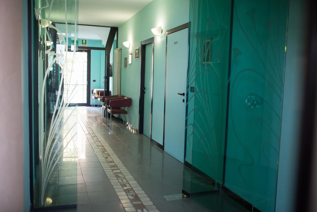 Amba Hotel Римини Екстериор снимка