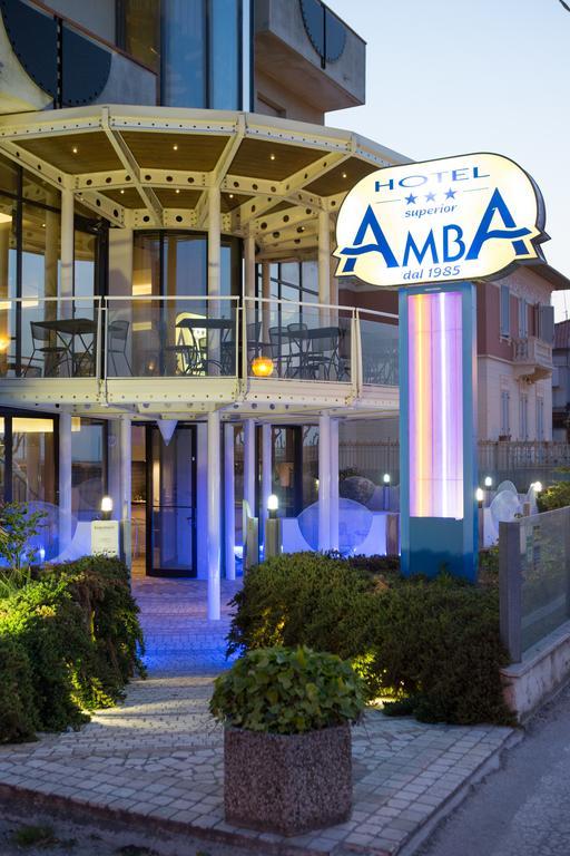 Amba Hotel Римини Екстериор снимка