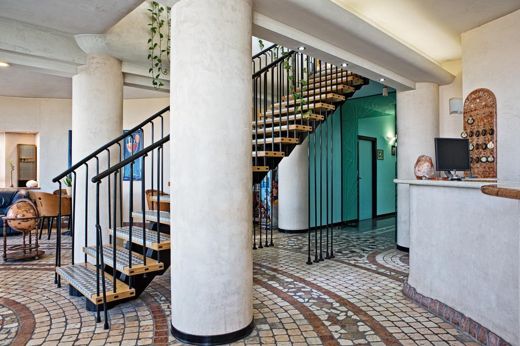 Amba Hotel Римини Екстериор снимка