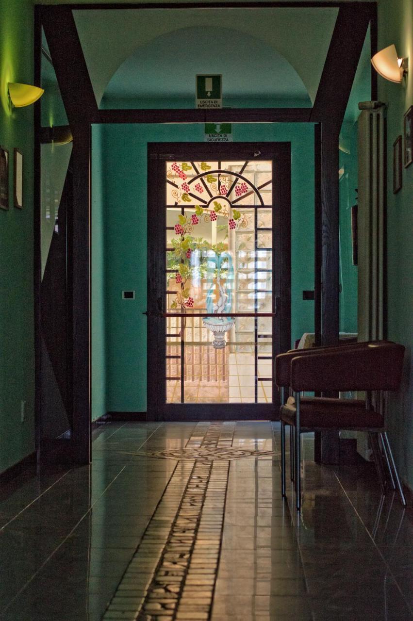 Amba Hotel Римини Екстериор снимка