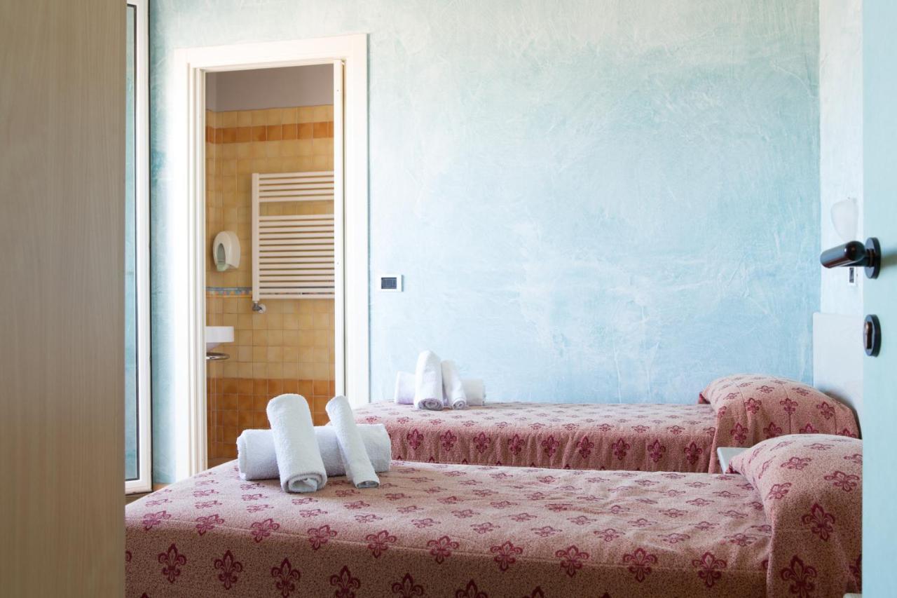 Amba Hotel Римини Екстериор снимка