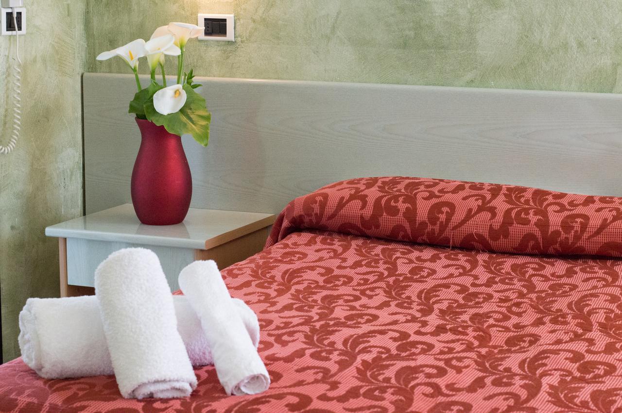 Amba Hotel Римини Екстериор снимка